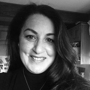 Meet your Posher, Delina lee